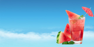 蓝色红色简约手绘天空西瓜汁西瓜夏日水果西瓜展板背景夏日水果西瓜背景